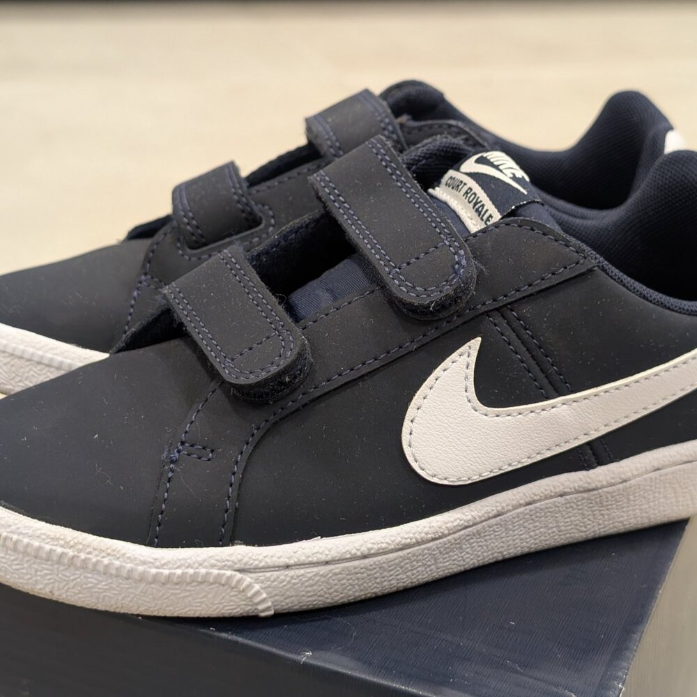 Nike Court Royale little Kids size 1.5